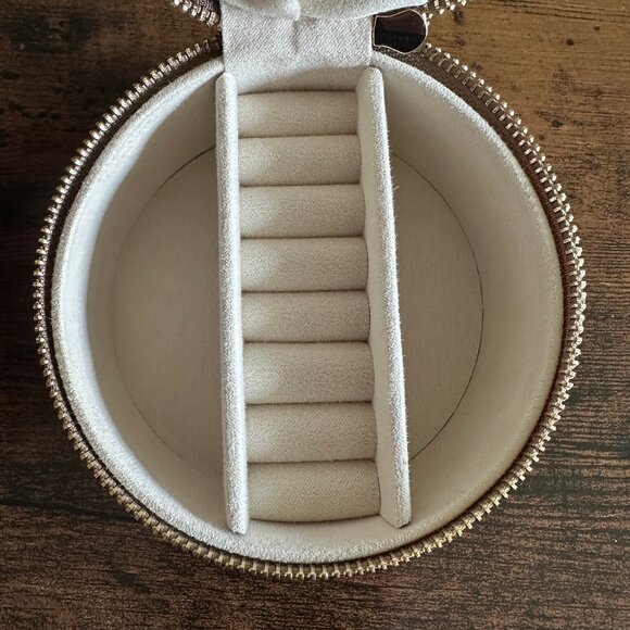 NEW David Yurman Tan Leather Round Jewelry Organizer RARE - Picture 5 of 6